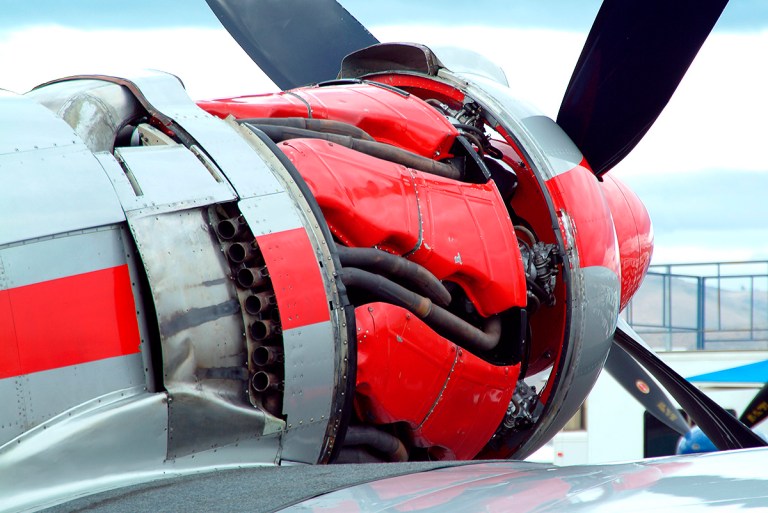 Dreadnought Reno Racer Engine One Second on the Course with Dreadnought – by Tom Fey | Old Machine Press