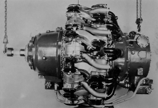 Wright R-4090 side The 22-Cylinder Wright R-4090 engine. (Aircraft Engine Historical Society image)
