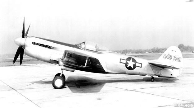 Curtiss XP-40Q-2A side
