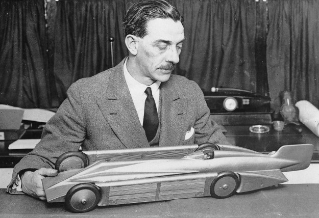 Irving-Napier Golden Arrow model