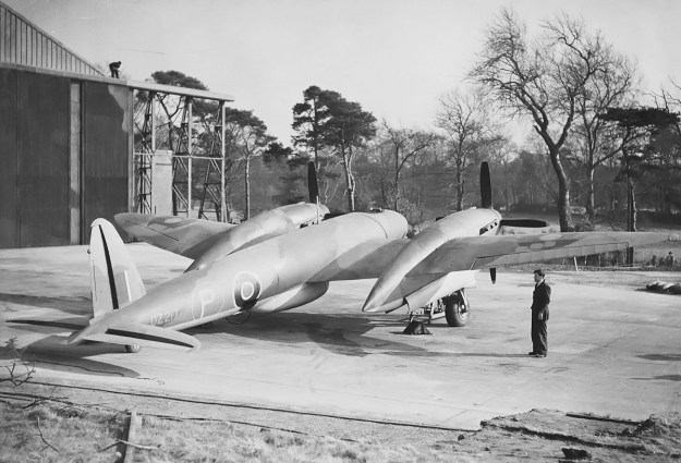 Vickers Type 432 rear right