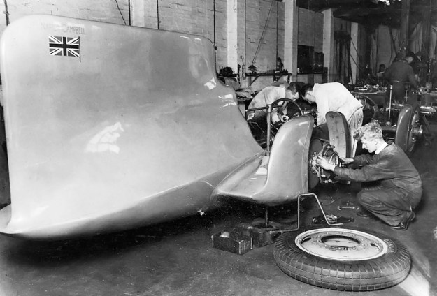 Campbell-Napier-Railton Blue Bird build rear 1931