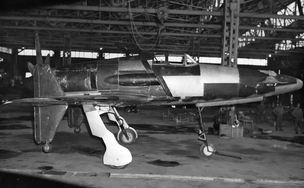 Kyushu-J7W1-Shinden-repair-right-side