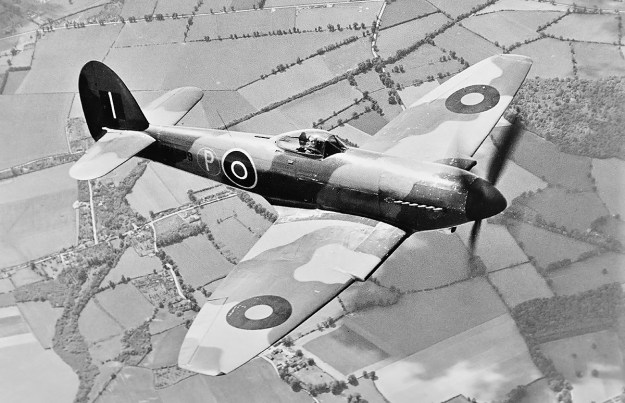 Hawker-Tempest-I-in-flight-top