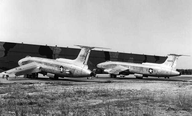 Martin-XB-51-two-ship-plant
