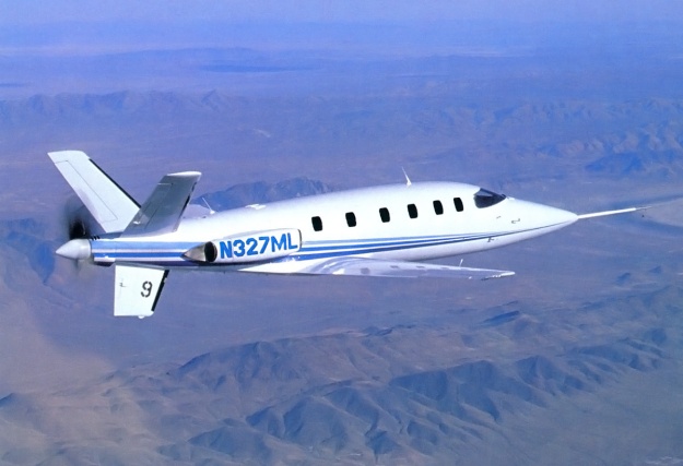 Lear-Fan-E003-in-flight-rear